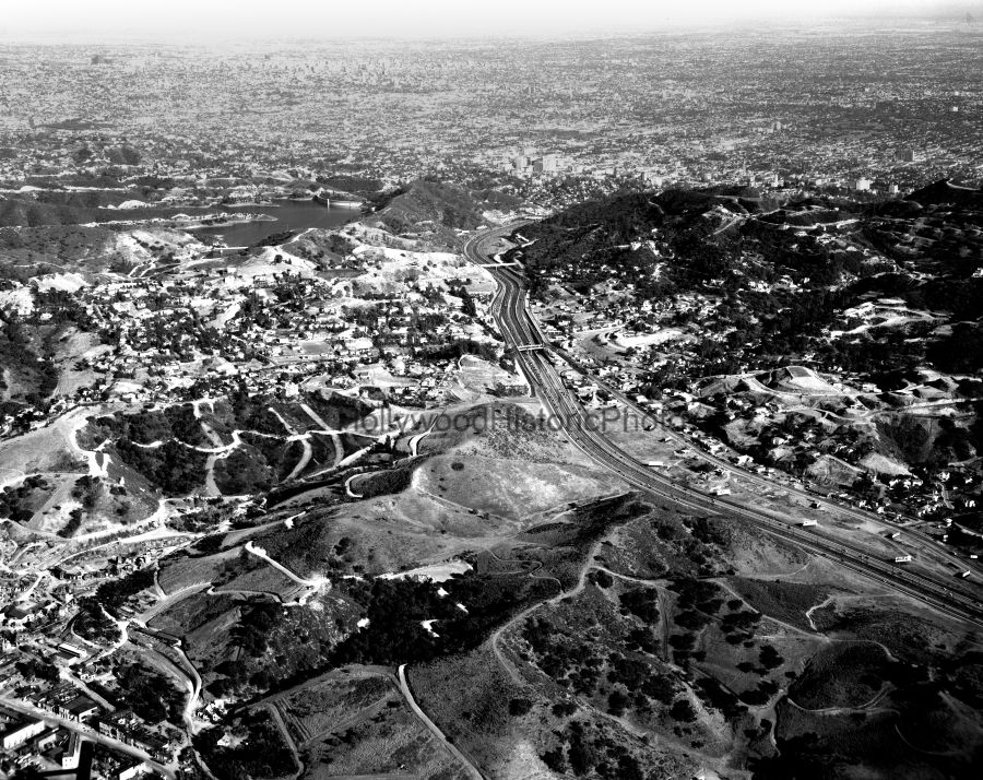 Hollywood Hills 1949 Cahuenga Pass to the beaches.jpg